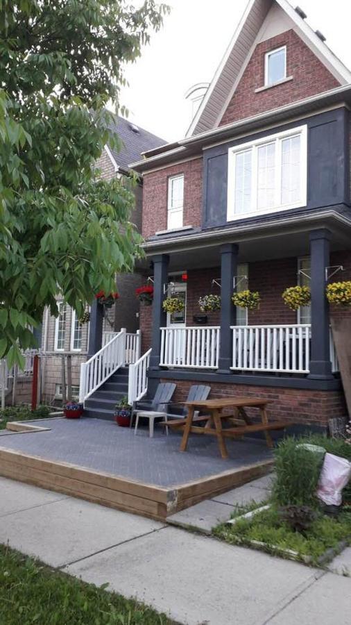 Village At York U Toronto Exterior photo